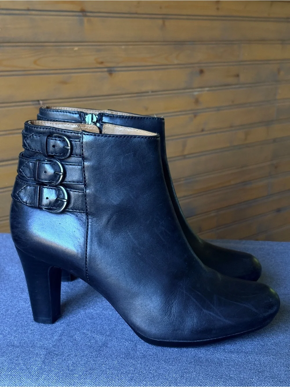 Clarks Artisan Fernwood Lake Black Leather Triple Buckle Booties 7.5 Like New
